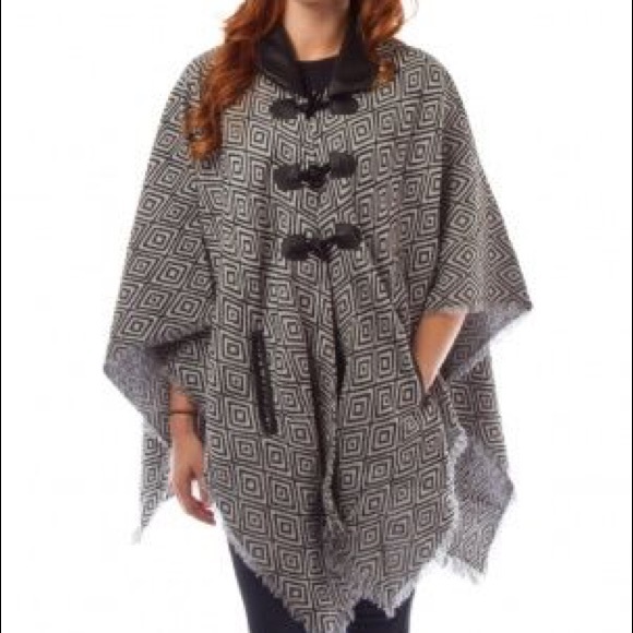 Rare 🦄 TOLANI geo print Cape Poncho Anthro✨NWOT - Picture 2 of 4